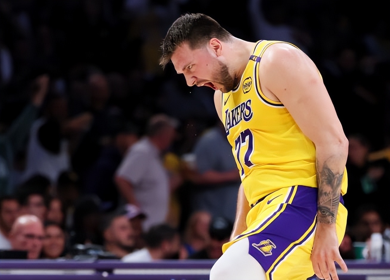 米乐在线登录入口-包含重磅！东契奇在勇士比赛中势不可挡山东男篮冲刺阶段强势反弹，今夜浙江稠州备战意大利杯的词条