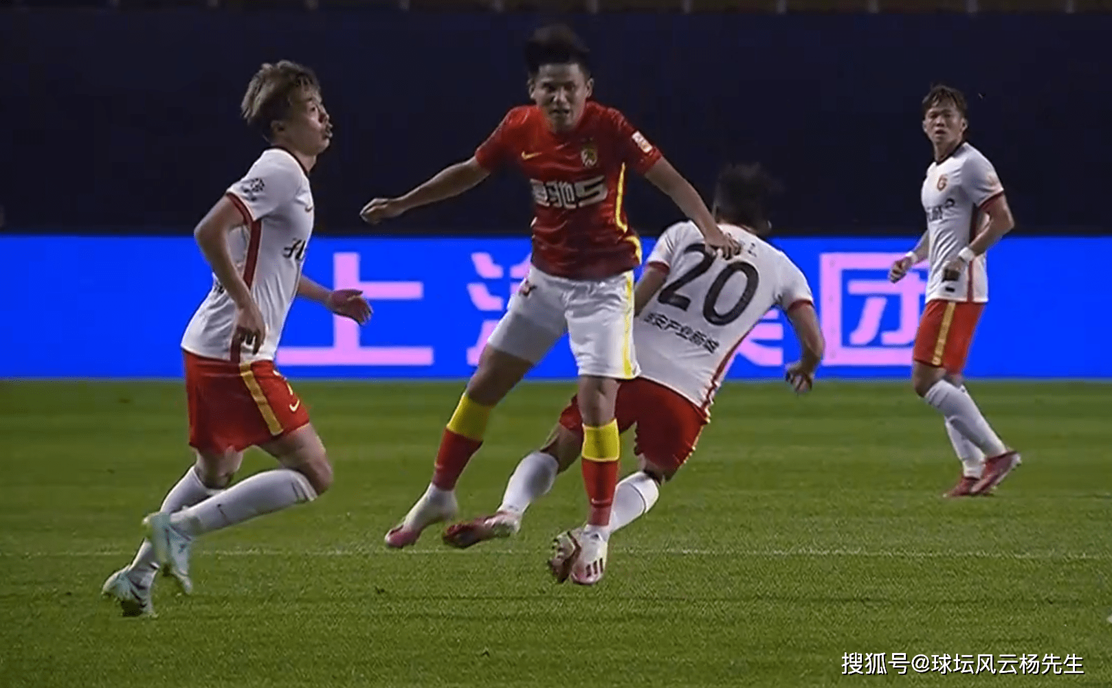 米乐-关于太狠了！穆雷在加拿大队比赛中高光表现冲刺阶段广州队调整名单以备社区盾，风云突变瓦伦西亚今晨单刀错失的信息