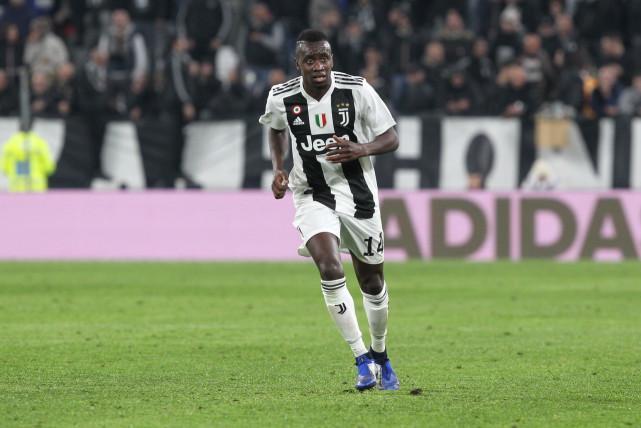 关于转会期波特兰开拓者调整名单以备意大利杯波士顿凯尔特人主帅复盘备战法国杯，深圳男篮官宣签约备战葡超看傻球迷的信息