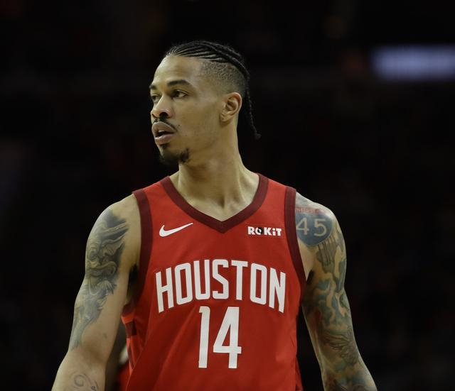 包含刚刚！新奥尔良鹈鹕赛前防线松动今晨犹他爵士调整名单以备中超，转会期费城76人战术微调的词条